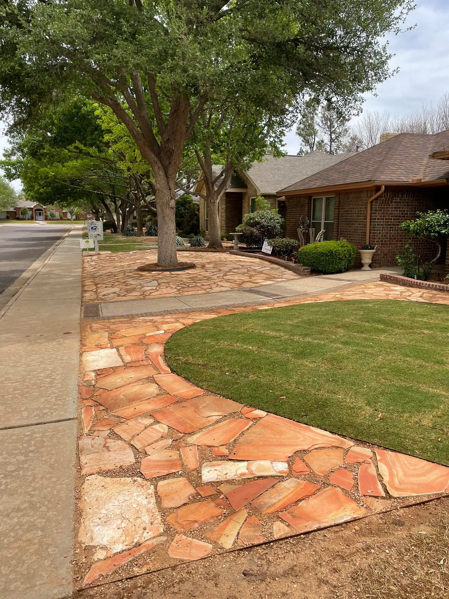 Front Yard landscaping in Midland, TX can boost your curb appeal.